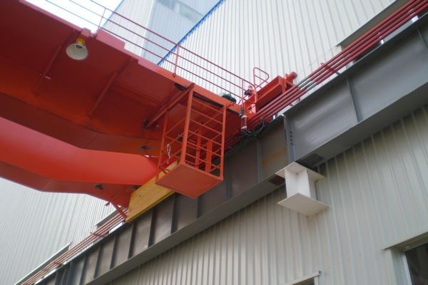 起重機要如何配置安全滑觸線，需要注意哪些